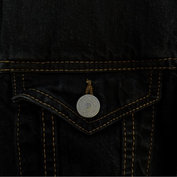 Urban Outfitters Black Cropped Frayed Denim Jacket (Small) - Picture 4 of 5